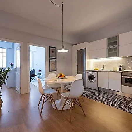 'komfy' Apt. - Pleasant And Restful *