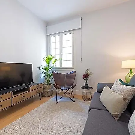 'komfy' Apt. - Pleasant And Restful